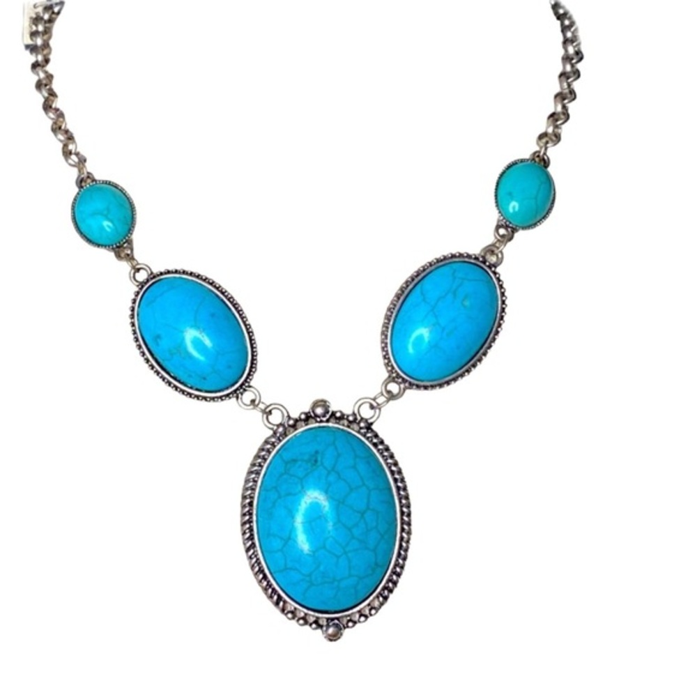 Beautiful Faux Turquoise Choker Necklace NWT